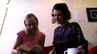 Lesbo jævla horer - hårete bush