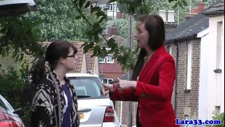 Angleški mature pickingup nedolžnih šolarka