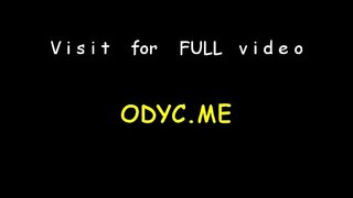 Wspaniała brunetka-bomba Mila dostaje kopa z tyłu