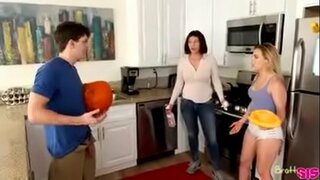 ���ਿਪੇ ਨਾਲ stepsister ਜਦਕਿ ਮੰਮੀ ਕਰ ਰਿਹਾ ਹੈ labore ਘਰ